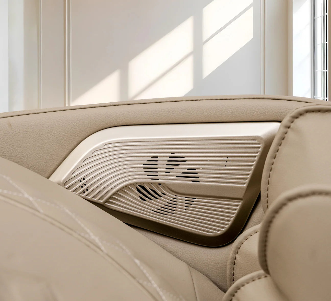 Sapphire Massage Chair | 3D Massage | 24 Auto Programs | 6 Modes | Zero Gravity | Heat Therapy | Voice Control | Bluetooth