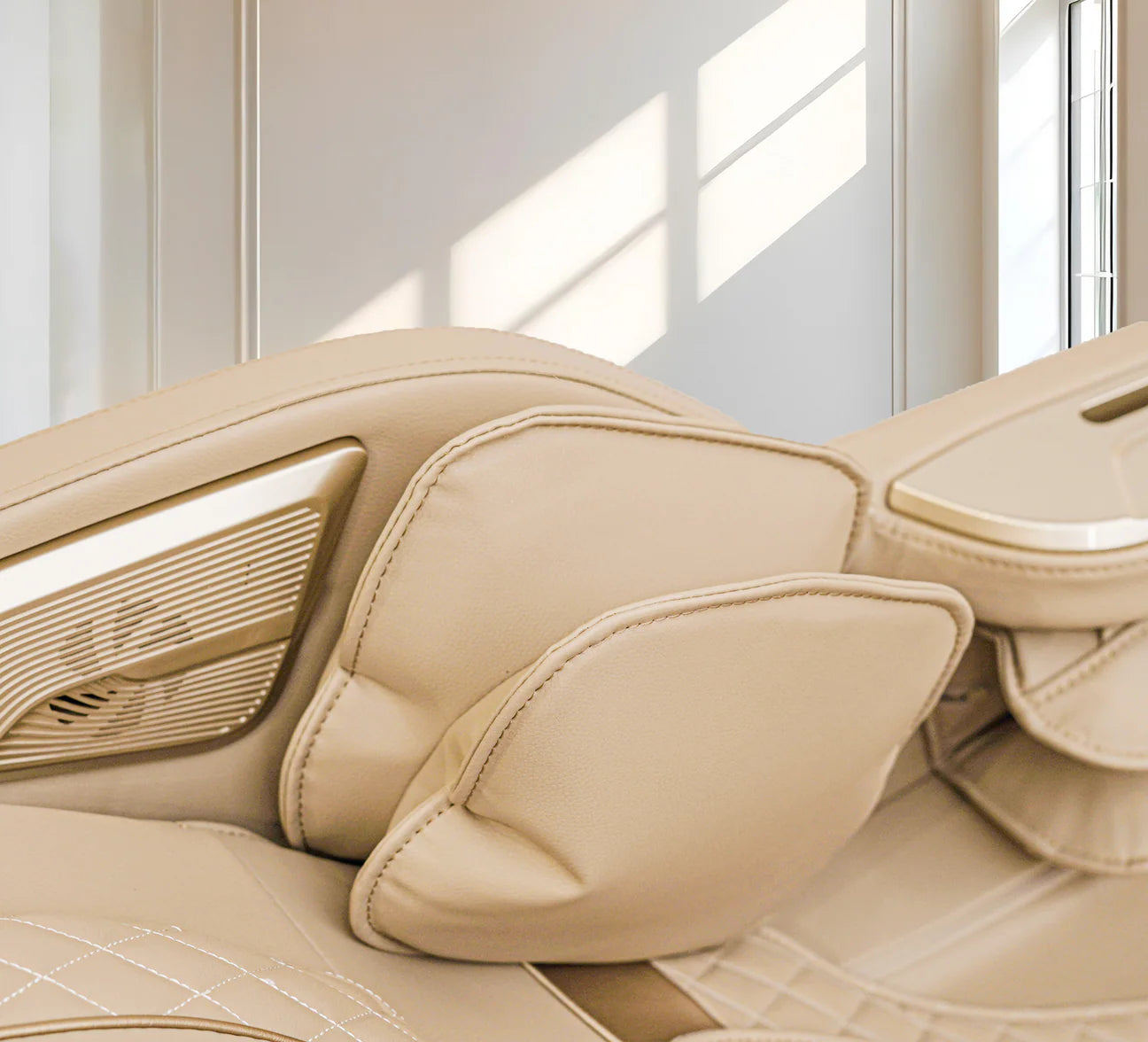 Sapphire Massage Chair | 3D Massage | 24 Auto Programs | 6 Modes | Zero Gravity | Heat Therapy | Voice Control | Bluetooth