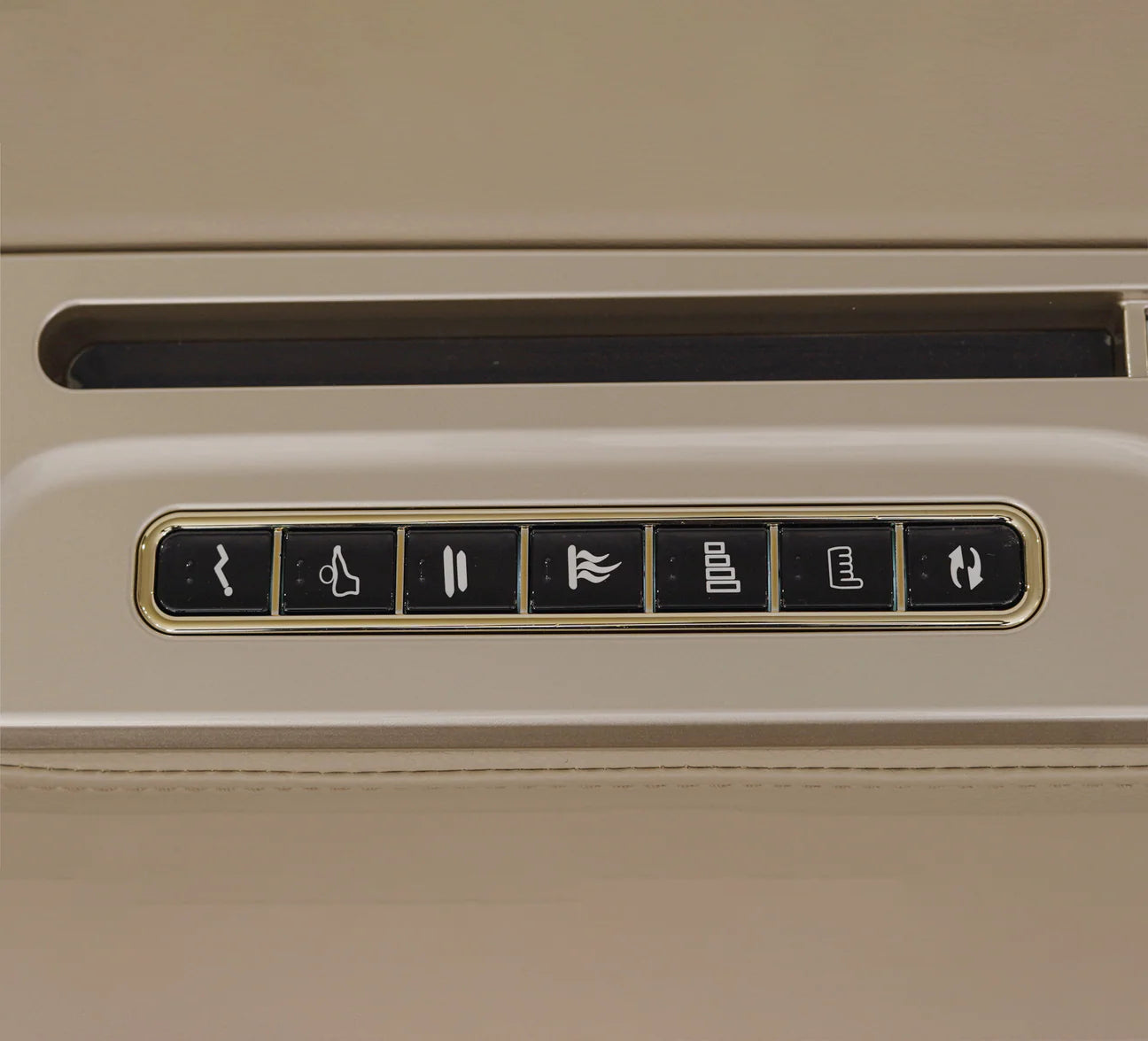 Sapphire Massage Chair | 3D Massage | 24 Auto Programs | 6 Modes | Zero Gravity | Heat Therapy | Voice Control | Bluetooth